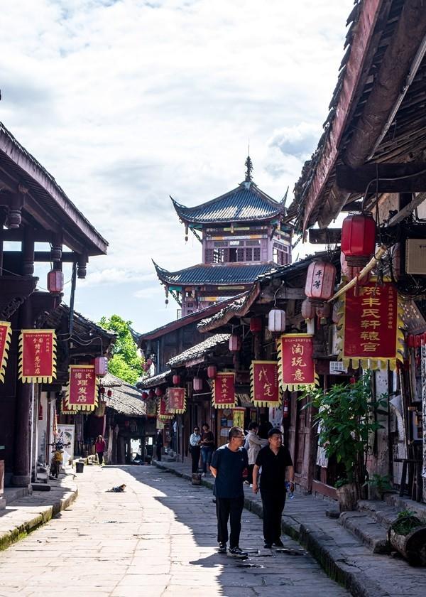 中仕教育：毕业两年内可以考选调生吗?